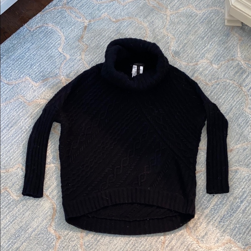 🖤BLACK BCBGMAXAZRIA SWEATER🖤